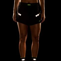 BROOKS Carbonite 4" 2-in-1 Womens TWIN Running Shorts With Stretchy Inner Black/Nightlife 9 BROOKS Carbonite 4" 2-in-1 Womens TWIN Running Shorts With Stretchy Inner Black/Nightlife -Sports Apparel Shop carbonite 4 2 in 1 womens twin running shorts with stretchy inner black nightlife p6656 26294 image