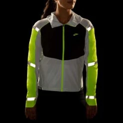 BROOKS Carbonite Womens Wind & Water Resistant Running Jacket Icy Grey/Black/Nightlife -Sports Apparel Shop carbonite womens wind water resistant running jacket icy grey black nightlife p6655 26290 image