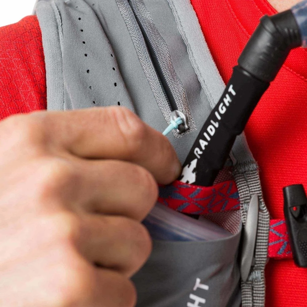 Raidlight Responsive 18L Mens Running Hydration Vest With High Volume Storage (2x 600ml Bottles INCLUDED) Grey 6 Raidlight Responsive 18L Mens Running Hydration Vest With High Volume Storage (2x 600ml Bottles INCLUDED) Grey - Image 4